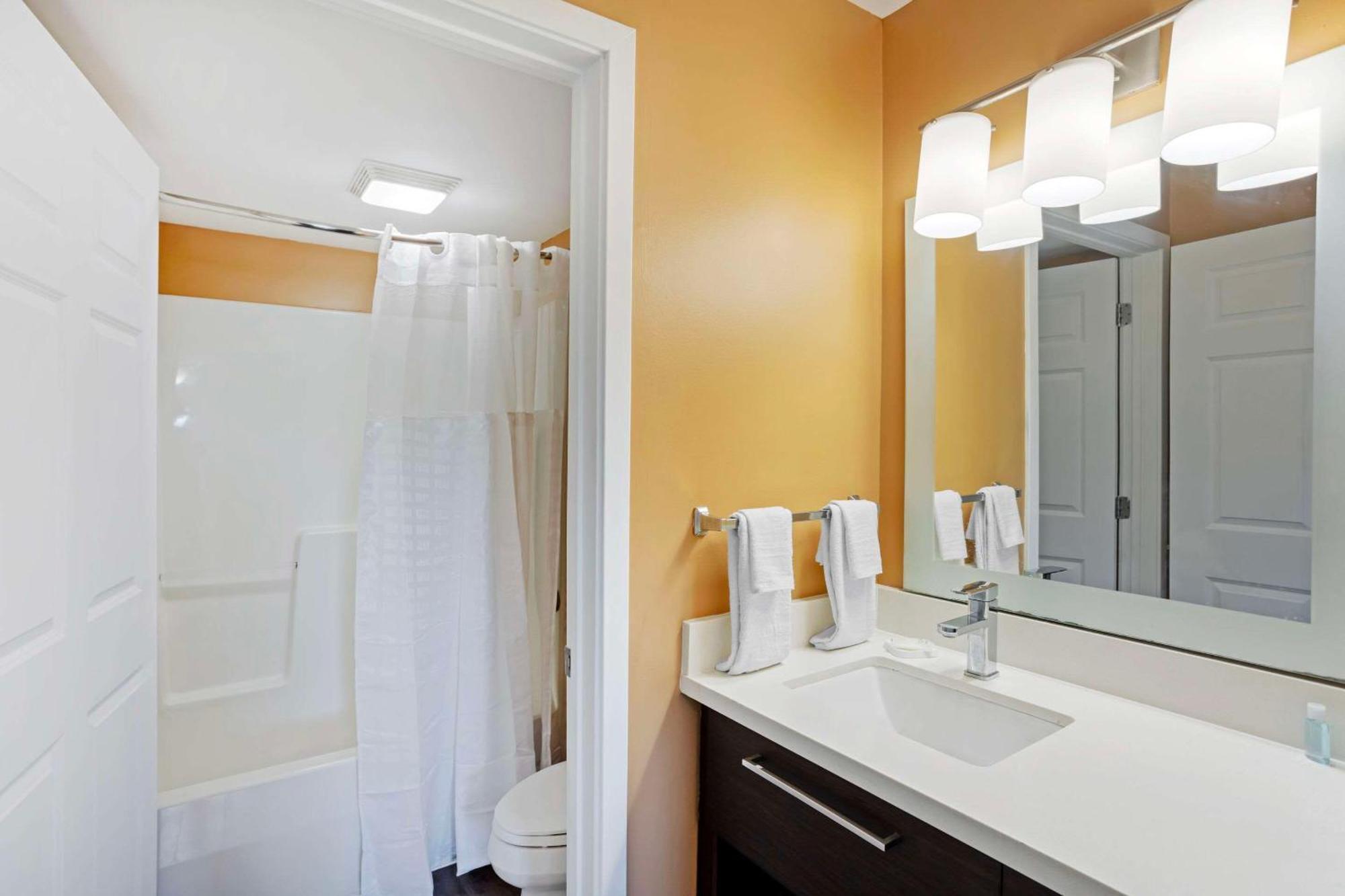 Mainstay Suites Mt Laurel - Philadelphia Маунт Лорел Екстериор снимка