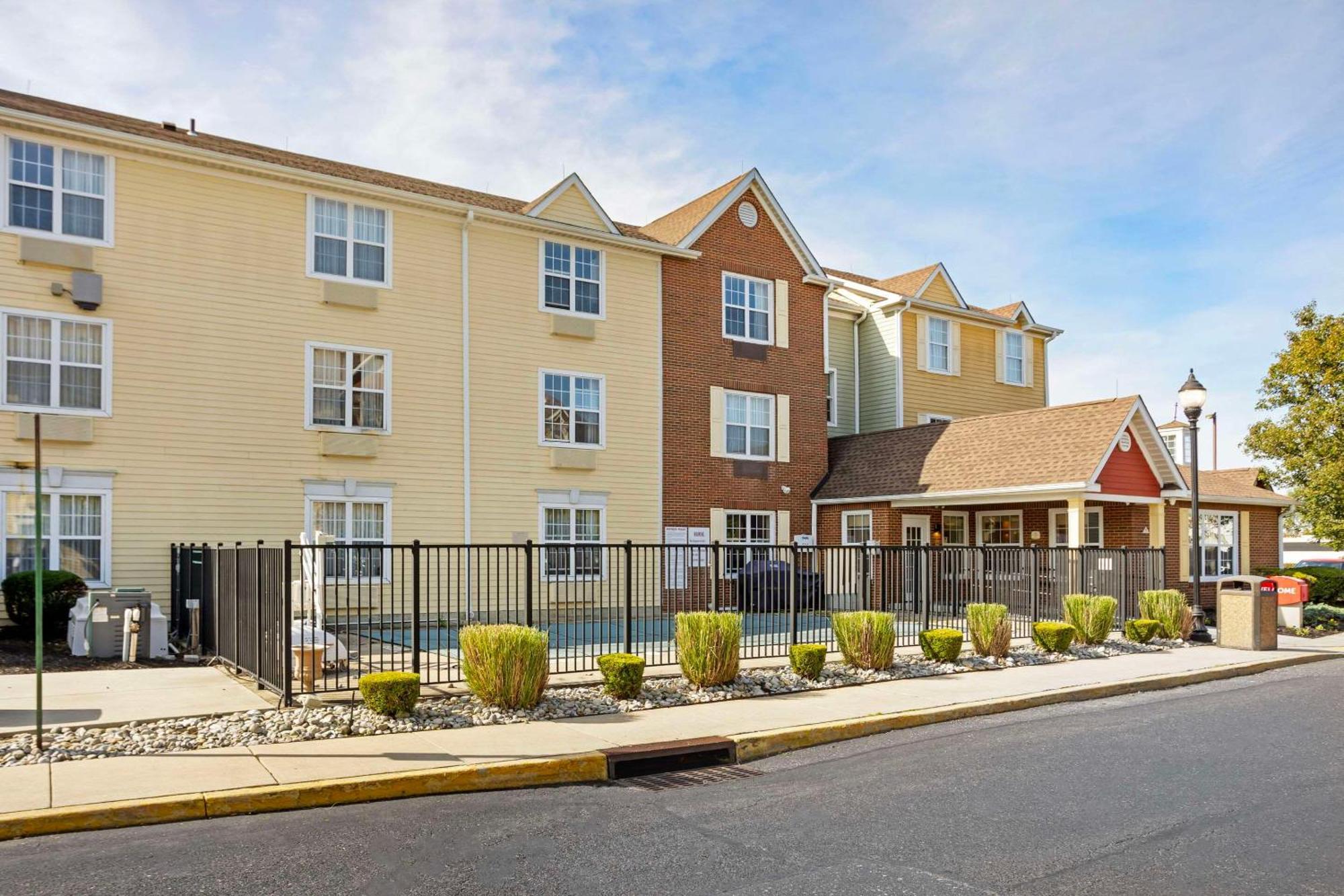 Mainstay Suites Mt Laurel - Philadelphia Маунт Лорел Екстериор снимка